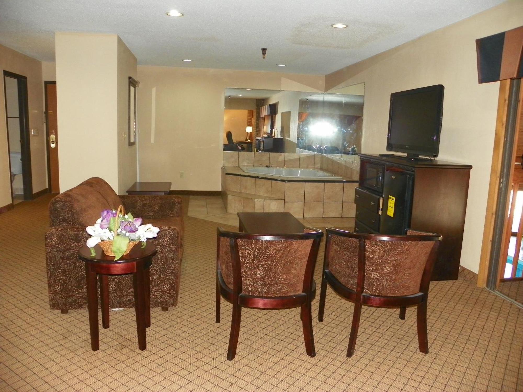 Royalton Inn & Suites Upper Sandusky Экстерьер фото